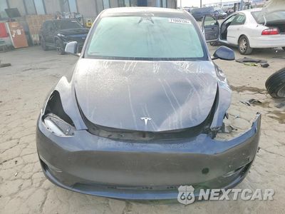 Piąte zdjęcie samochodu w środku: 2024 TESLA MODEL Y VIN:7SAYGDEE5RA242520 - miniatura