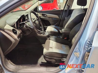 Zdjęcie 7 z 12 samochodu: 2011 CHEVROLET CRUZE LS VIN:1G1PC5SH6B7139686 - miniatura