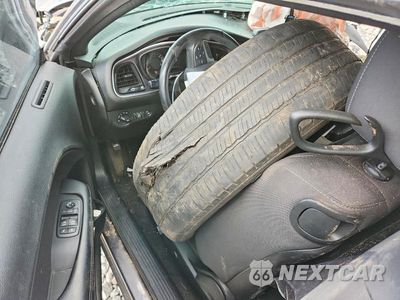 Zdjęcie 8 z 12 samochodu: 2019 DODGE CHALLENGER SXT VIN:2C3CDZGG1KH677912 - miniatura