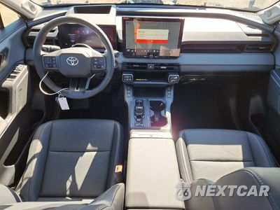 Zdjęcie 8 z 13 samochodu: 2026 TOYOTA RAV4 LIMITED VIN:JTM6CRAV7TD323765 - miniatura