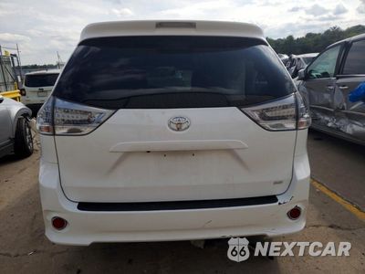 Zdjęcie 6 z 13 samochodu: 2016 TOYOTA SIENNA SE VIN:5TDXK3DC1GS759066 - miniatura