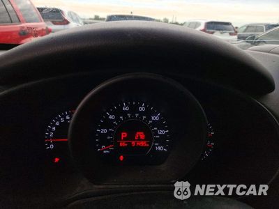Zdjęcie 9 z 12 samochodu: 2017 KIA SOUL + VIN:KNDJP3A58H7418191 - miniatura