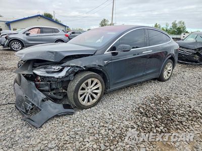 2018 TESLA MODEL X 5YJXCDE28JF142395 - główne zdjęcie licytacji z USA - miniatura