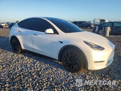 Czwarte zdjęcie samochodu z boku: 2021 TESLA MODEL Y VIN:5YJYGDEE5MF173806 - miniatura
