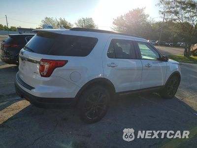 Trzecie zdjęcie samochodu z tyłu: 2018 FORD EXPLORER XLT VIN:1FM5K8D83JGB83025 - miniatura