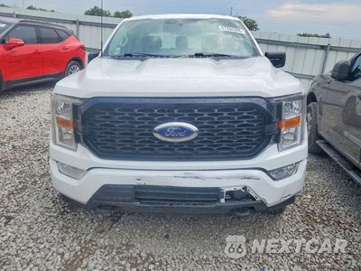 Piąte zdjęcie samochodu w środku: 2022 FORD F150 SUPERCREW VIN:1FTFW1E52NKE11673 - miniatura