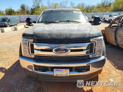 Piąte zdjęcie samochodu w środku: 2019 FORD F450 SUPER DUTY VIN:1FDUF4GT3KEG02917 - miniatura