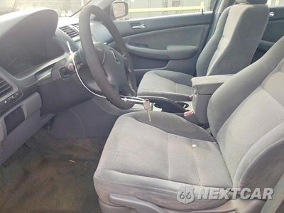 Zdjęcie 7 z 12 samochodu: 2005 HONDA ACCORD LX VIN:1HGCM56465A024802 - miniatura
