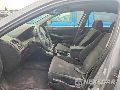 Zdjęcie 7 z 12 samochodu: 2004 HONDA ACCORD LX VIN:1HGCM56364A148820 - miniatura