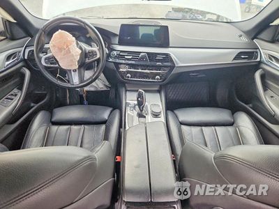 Zdjęcie 8 z 12 samochodu: 2019 BMW 530 XI VIN:WBAJA7C57KG910463 - miniatura