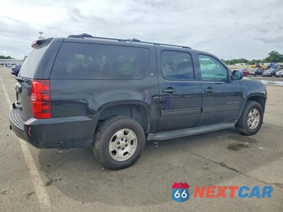Trzecie zdjęcie samochodu z tyłu: 2013 CHEVROLET SUBURBAN K1500 LT VIN:1GNSKJE77DR231193 - miniatura