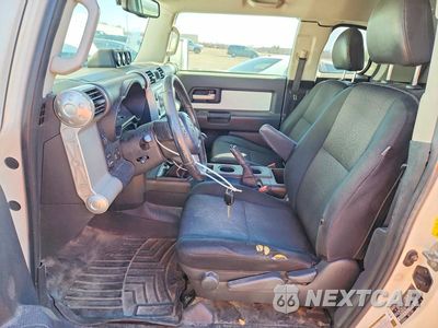 Zdjęcie 7 z 12 samochodu: 2010 TOYOTA FJ CRUISER BASE VIN:JTEBU4BF8AK079747 - miniatura