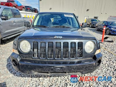 Piąte zdjęcie samochodu w środku: 2010 JEEP PATRIOT SPORT VIN:1J4NF2GB6AD657879 - miniatura
