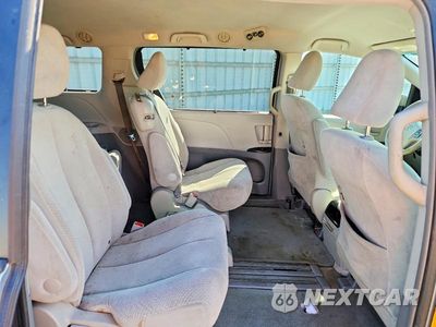 Zdjęcie 11 z 14 samochodu: 2011 TOYOTA SIENNA LE VIN:5TDKK3DC1BS162762 - miniatura