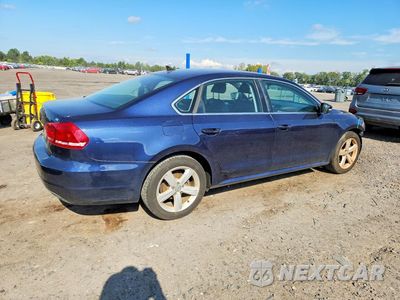 Trzecie zdjęcie samochodu z tyłu: 2013 VOLKSWAGEN PASSAT SE VIN:1VWBP7A38DC130194 - miniatura