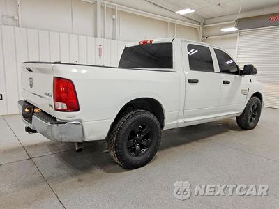 Trzecie zdjęcie samochodu z tyłu: 2019 RAM 1500 CLASSIC TRADESMAN VIN:1C6RR7KG1KS627479 - miniatura
