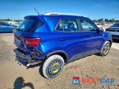Trzecie zdjęcie samochodu z tyłu: 2023 HYUNDAI VENUE LIMITED VIN:KMHRC8A30PU228911 - miniatura