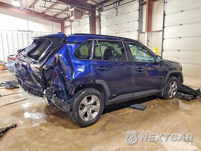 Trzecie zdjęcie samochodu z tyłu: 2022 TOYOTA RAV4 XLE VIN:4T3RWRFV7NU054654 - miniatura