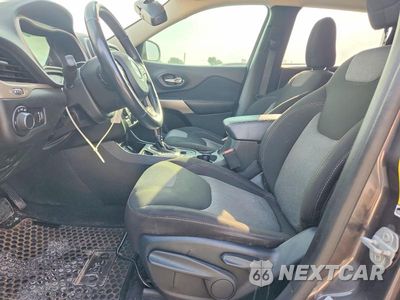 Zdjęcie 7 z 13 samochodu: 2017 JEEP CHEROKEE SPORT VIN:1C4PJLAB1HW667164 - miniatura