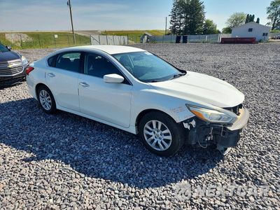 Czwarte zdjęcie samochodu z boku: 2017 NISSAN ALTIMA 2.5 S VIN:1N4AL3AP1HC177312 - miniatura