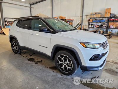 Czwarte zdjęcie samochodu z boku: 2025 JEEP COMPASS LIMITED VIN:3C4NJDCN6ST556952 - miniatura