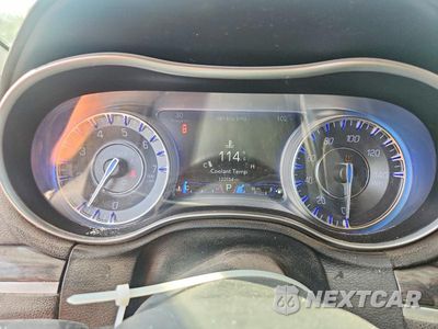 Zdjęcie 9 z 12 samochodu: 2018 CHRYSLER 300 TOURING VIN:2C3CCAAG2JH340953 - miniatura