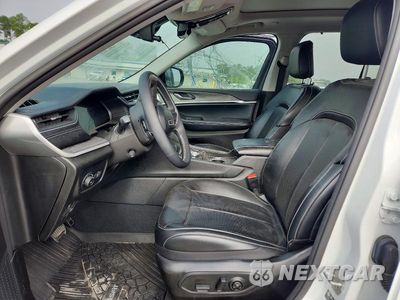 Zdjęcie 7 z 13 samochodu: 2024 JEEP GRAND CHEROKEE LIMITED VIN:1C4RJHBG5R8952469 - miniatura