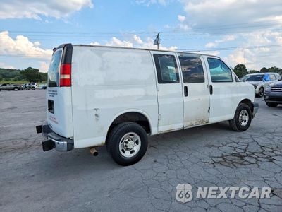 Trzecie zdjęcie samochodu z tyłu: 2020 CHEVROLET EXPRESS 2500 CARGO DELIVERY VAN VIN:1GCWGAFG4L1226816 - miniatura