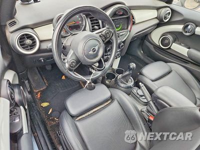 Zdjęcie 8 z 13 samochodu: 2017 MINI COOPER VIN:WMWXP5C36H2D71368 - miniatura