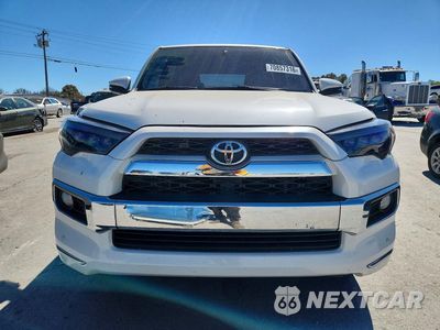 Piąte zdjęcie samochodu w środku: 2017 TOYOTA 4RUNNER LIMITED VIN:JTEBU5JR7H5411106 - miniatura