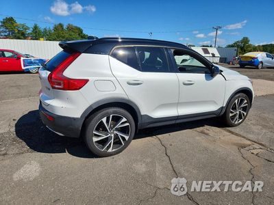 Trzecie zdjęcie samochodu z tyłu: 2019 VOLVO XC40 T5 R-DESIGN VIN:YV4162UM8K2091454 - miniatura