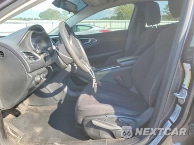 Zdjęcie 7 z 12 samochodu: 2015 CHRYSLER 200 LIMITED VIN:1C3CCCAB0FN662683 - miniatura