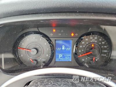 Zdjęcie 9 z 12 samochodu: 2017 TOYOTA SIENNA LE VIN:5TDKZ3DCXHS851722 - miniatura
