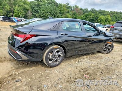 Trzecie zdjęcie samochodu z tyłu: 2025 HYUNDAI ELANTRA SEL SPORT VIN:KMHLM4DG8SU926170 - miniatura