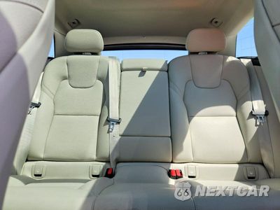 Zdjęcie 10 z 14 samochodu: 2024 VOLVO XC60 PLUS VIN:YV4L12RLXR1763408 - miniatura