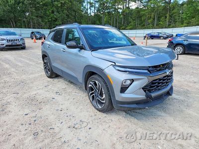 Czwarte zdjęcie samochodu z boku: 2024 CHEVROLET TRAILBLAZER RS VIN:KL79MTSL3RB094605 - miniatura