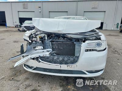 Piąte zdjęcie samochodu w środku: 2016 CHRYSLER 300C VIN:2C3CCAEG1GH277931 - miniatura