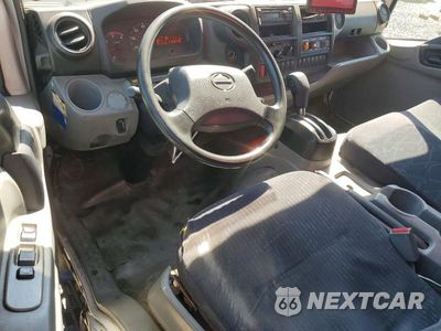 Zdjęcie 8 z 13 samochodu: 2018 HINO 195 BOX TRUCK VIN:JHHSDM2H4JK006345 - miniatura