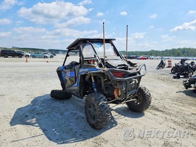 Trzecie zdjęcie samochodu z tyłu: 2015 POLARIS RZR 1000 UTILITY VEHICLE VIN:3NSVDE993FF428307 - miniatura