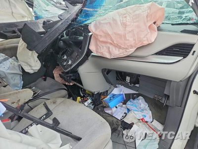 Zdjęcie 8 z 13 samochodu: 2016 TOYOTA SIENNA L 7-PASSENGER VIN:2TDZK3DC3GS710587 - miniatura