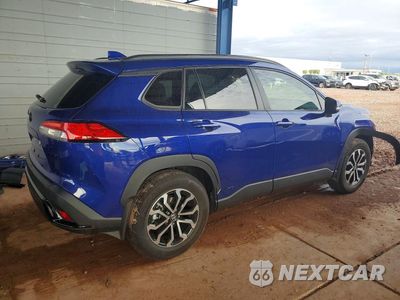 Trzecie zdjęcie samochodu z tyłu: 2024 TOYOTA COROLLA CROSS HYBRID SE VIN:7MUFBABGXRV039960 - miniatura
