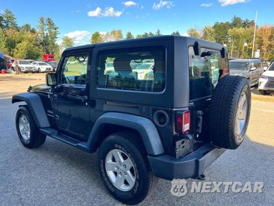 Trzecie zdjęcie samochodu z tyłu: 2013 JEEP WRANGLER SPORT VIN:1C4AJWAGXDL682177 - miniatura