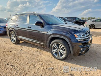 Czwarte zdjęcie samochodu z boku: 2018 VOLKSWAGEN ATLAS SE VIN:1V2FR2CA8JC555597 - miniatura