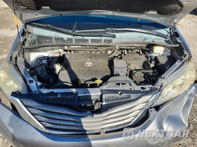 Zdjęcie 12 z 13 samochodu: 2013 TOYOTA SIENNA XLE VIN:5TDYK3DC0DS319971 - miniatura