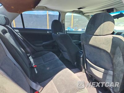 Zdjęcie 10 z 13 samochodu: 2005 HONDA ACCORD LX VIN:1HGCM55455A075211 - miniatura