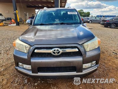 Piąte zdjęcie samochodu w środku: 2011 TOYOTA 4RUNNER SR5 VIN:JTEZU5JR9B5033103 - miniatura