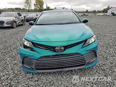 Piąte zdjęcie samochodu w środku: 2022 TOYOTA CAMRY LE VIN:4T1C11AK1NU688389 - miniatura