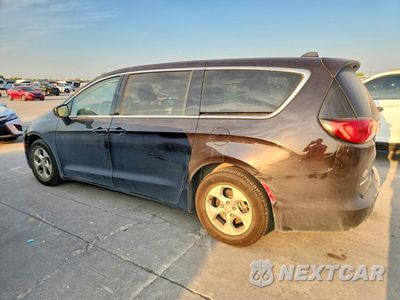 Drugie zdjęcie samochodu z przodu: 2017 CHRYSLER PACIFICA LX VIN:2C4RC1CG5HR597872 - miniatura