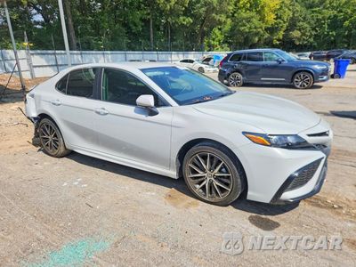 Czwarte zdjęcie samochodu z boku: 2023 TOYOTA CAMRY SE VIN:4T1G11AK0PU086426 - miniatura