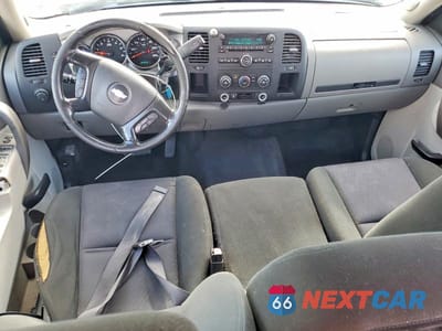 Zdjęcie 8 z 12 samochodu: 2013 CHEVROLET SILVERADO C2500 HEAVY DUTY VIN:1GC1CVCG6DF123063 - miniatura